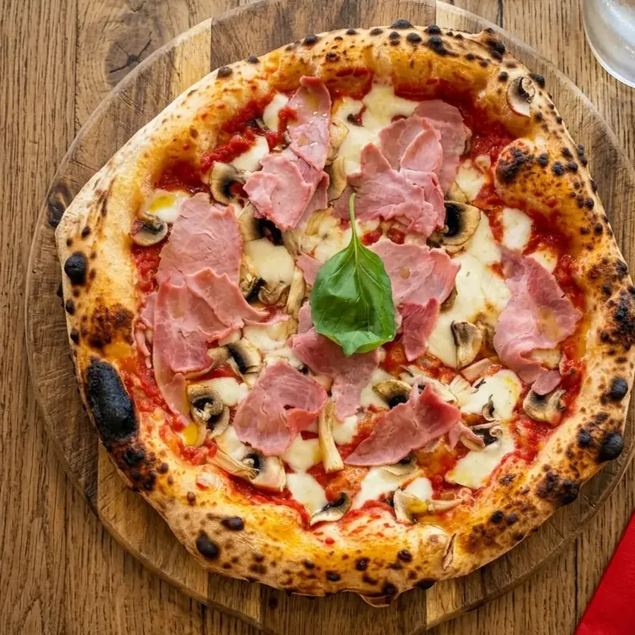 Regina — pizza au feu de bois de Pizza Nova à Bezons